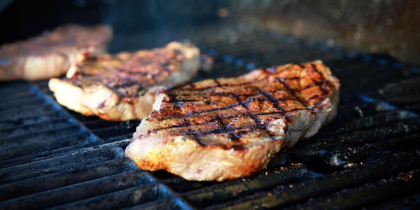 Πώς να ψήνετε κρέας στη σχάρα: Ο απόλυτος οδηγός για ασύγκριτα ψητά